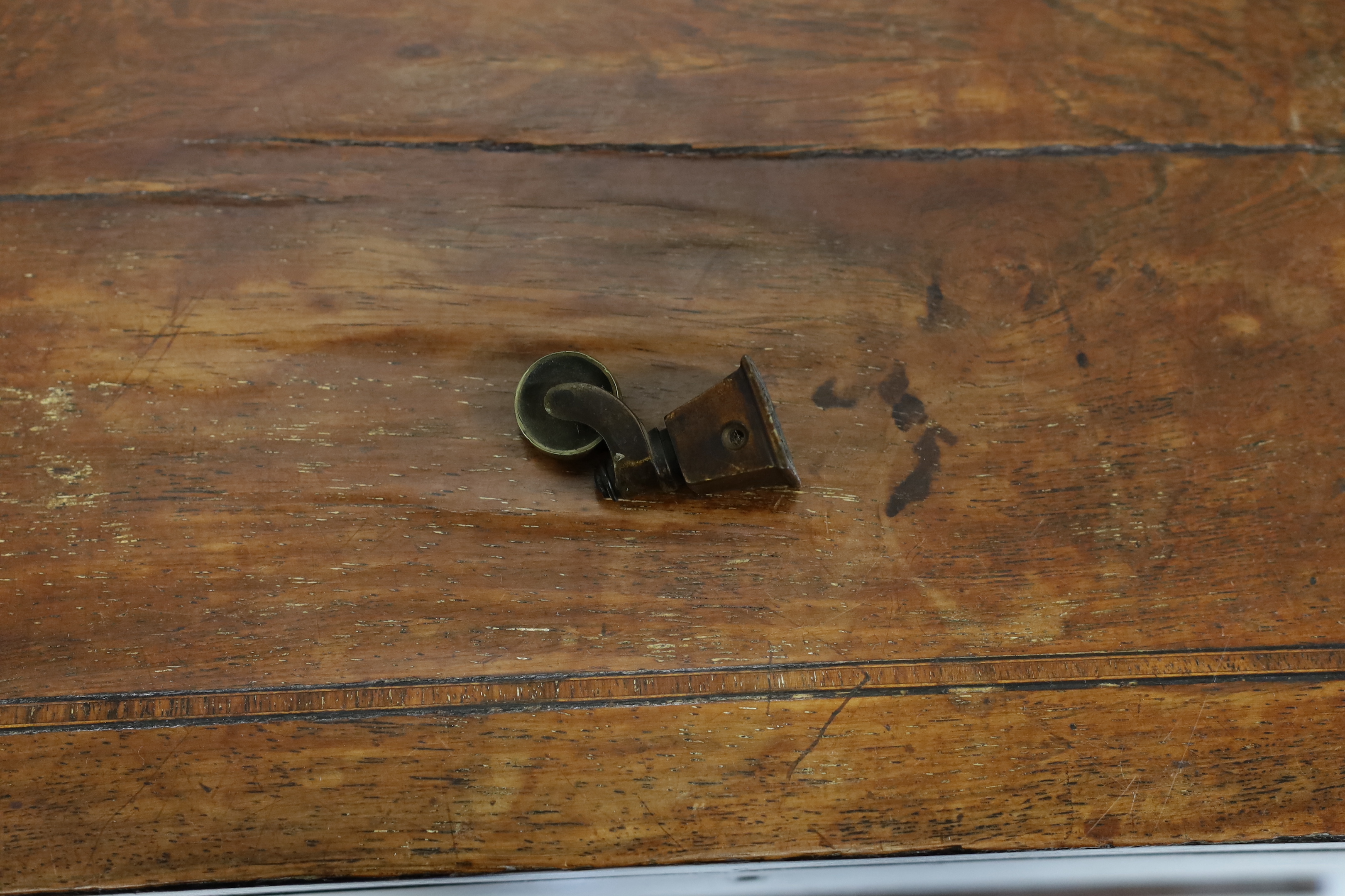 A George III mahogany cellarette, width 41cm, depth 30cm, height 66cm